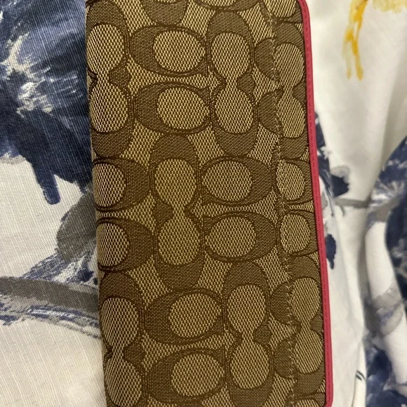 Coach Signature Long Zip Wallet with Strap
STYLE C4452 - Picture 2 of 7